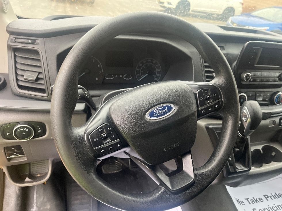 Cargo Van (Panel Van)-Light and Medium Duty Trucks-Ford-2021-Transit 250-Toronto-ON-147,137\n\t\tkm-$ 37,000 - Image 17