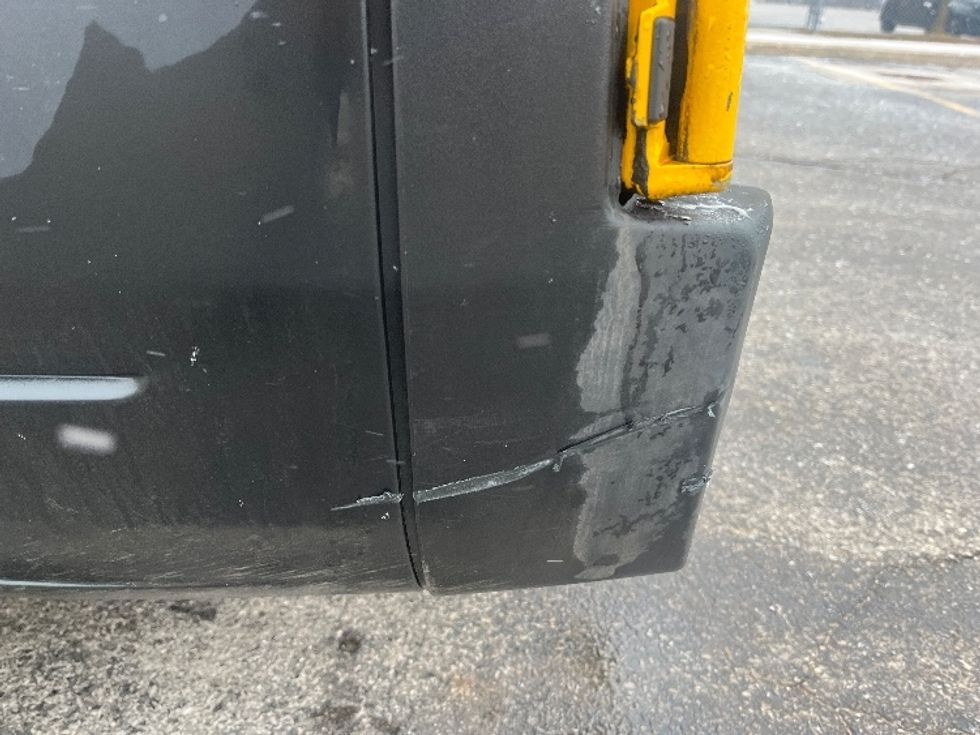 Cargo Van (Panel Van)-Light and Medium Duty Trucks-Ford-2021-Transit 250-Toronto-ON-147,137\n\t\tkm-$ 37,000 - Image 23