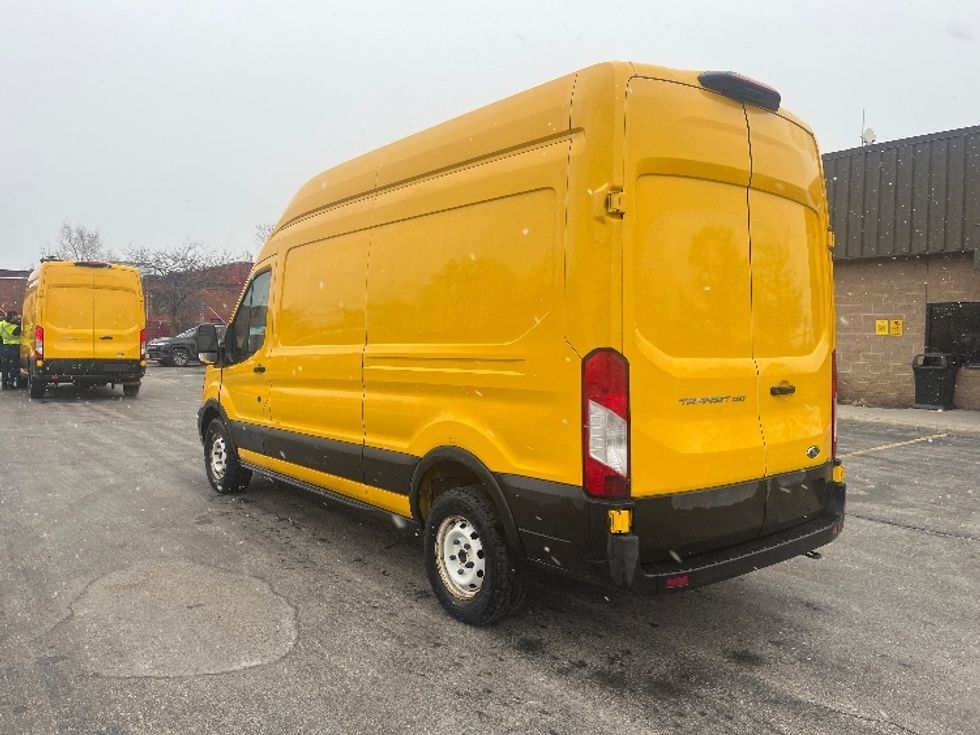 Cargo Van (Panel Van)-Light and Medium Duty Trucks-Ford-2021-Transit 250-Toronto-ON-147,137\n\t\tkm-$ 37,000 - Image 6