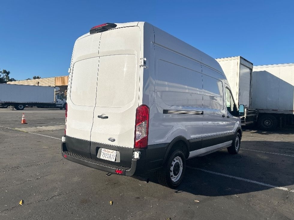 Cargo Van (Panel Van)-Light and Medium Duty Trucks-Ford-2021-Transit 250-Torrance-CA-105,250\n\t\tmiles-$ 33,000 - Image 13