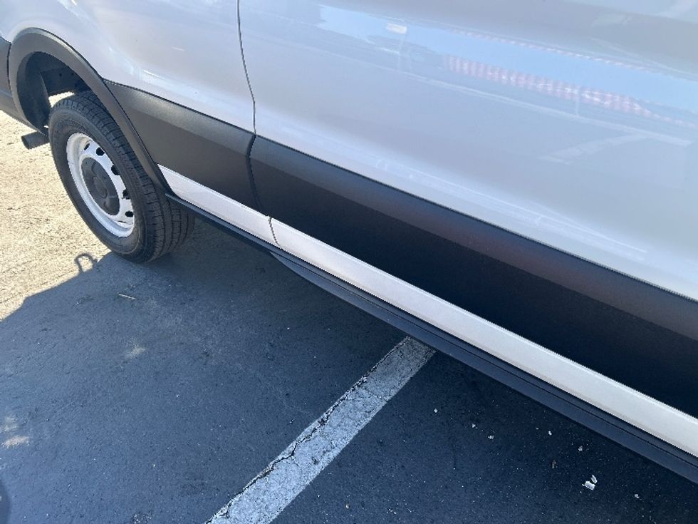 Cargo Van (Panel Van)-Light and Medium Duty Trucks-Ford-2021-Transit 250-Torrance-CA-105,250\n\t\tmiles-$ 33,000 - Image 14