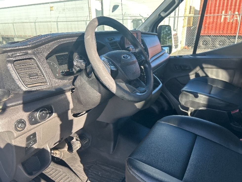 Cargo Van (Panel Van)-Light and Medium Duty Trucks-Ford-2021-Transit 250-Torrance-CA-105,250\n\t\tmiles-$ 33,000 - Image 17
