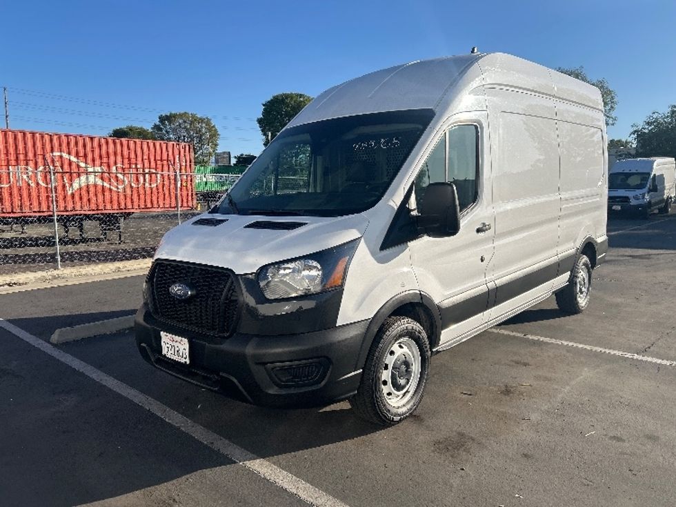 Cargo Van (Panel Van)-Light and Medium Duty Trucks-Ford-2021-Transit 250-Torrance-CA-105,250\n\t\tmiles-$ 33,000 - Image 3