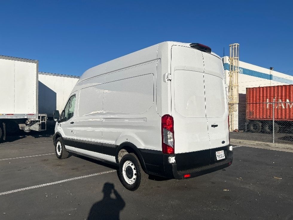 Cargo Van (Panel Van)-Light and Medium Duty Trucks-Ford-2021-Transit 250-Torrance-CA-105,250\n\t\tmiles-$ 33,000 - Image 6
