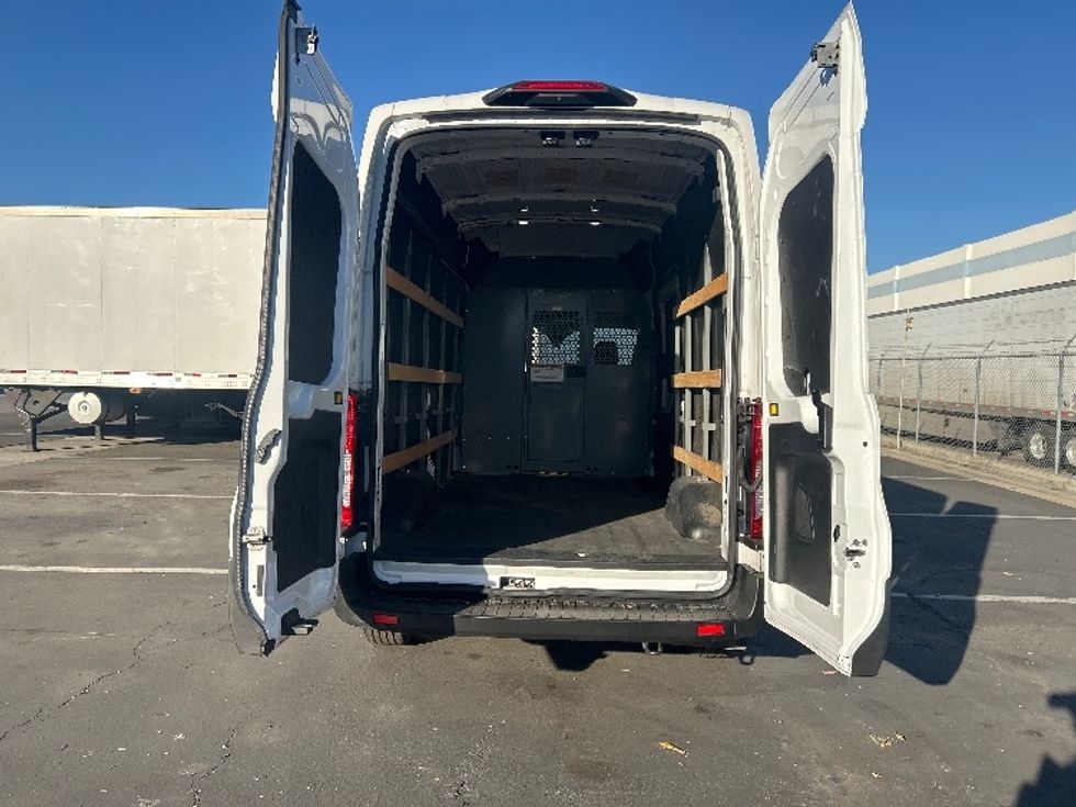 Cargo Van (Panel Van)-Light and Medium Duty Trucks-Ford-2021-Transit 250-Torrance-CA-105,250\n\t\tmiles-$ 33,000 - Image 8