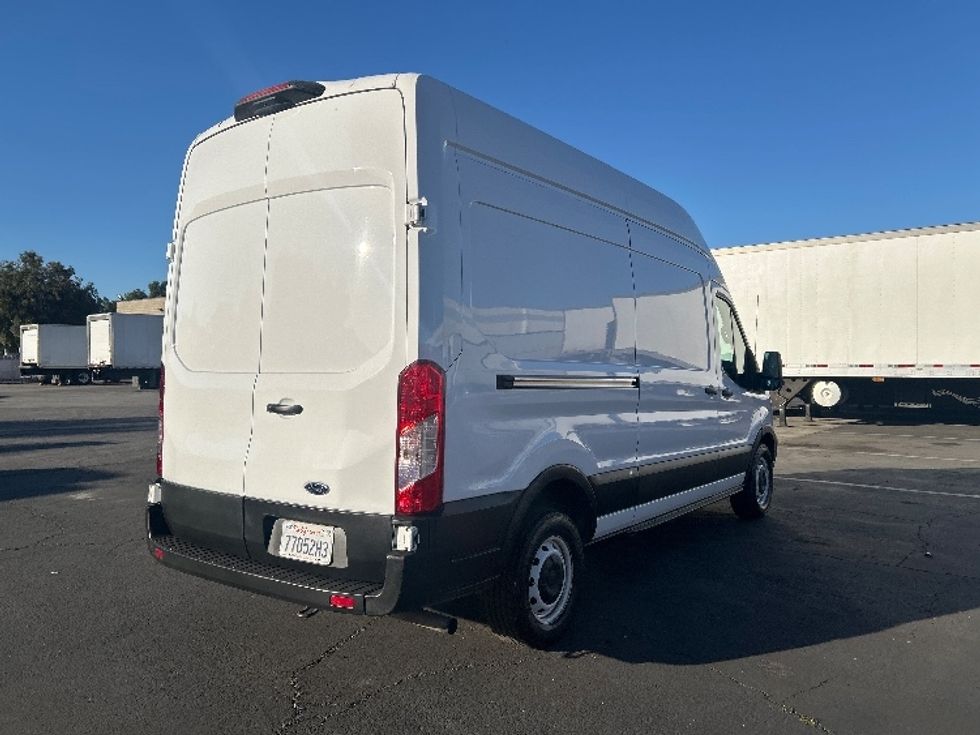 Cargo Van (Panel Van)-Light and Medium Duty Trucks-Ford-2021-Transit 250-Torrance-CA-110,952\n\t\tmiles-$ 32,500 - Image 13