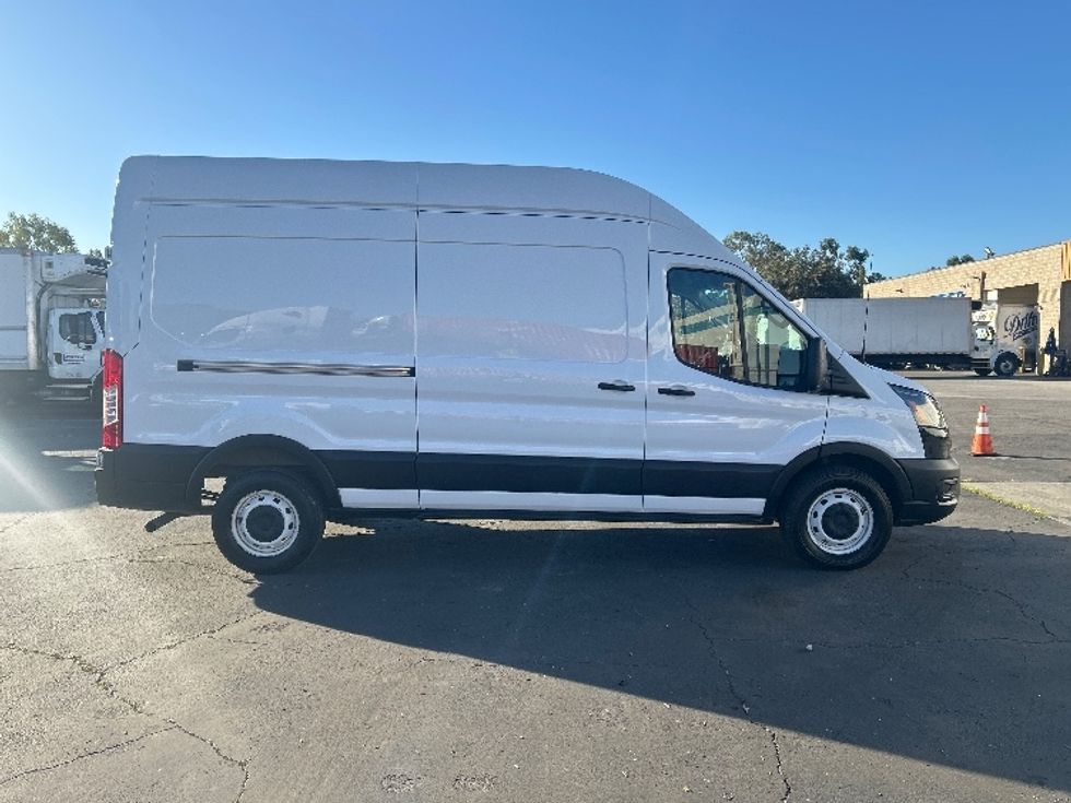 Cargo Van (Panel Van)-Light and Medium Duty Trucks-Ford-2021-Transit 250-Torrance-CA-110,952\n\t\tmiles-$ 32,500 - Image 15