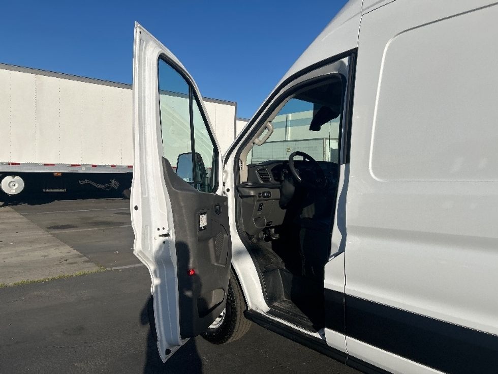 Cargo Van (Panel Van)-Light and Medium Duty Trucks-Ford-2021-Transit 250-Torrance-CA-110,952\n\t\tmiles-$ 32,500 - Image 16