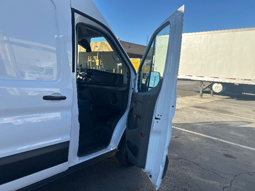 Cargo Van (Panel Van)-Light and Medium Duty Trucks-Ford-2021-Transit 250-Torrance-CA-110,952\n\t\tmiles-$ 32,500 - Image 20