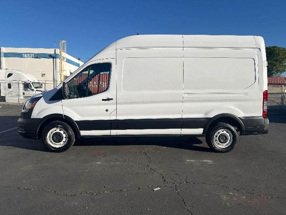 Cargo Van (Panel Van)-Light and Medium Duty Trucks-Ford-2021-Transit 250-Torrance-CA-110,952\n\t\tmiles-$ 32,500 - Image 4
