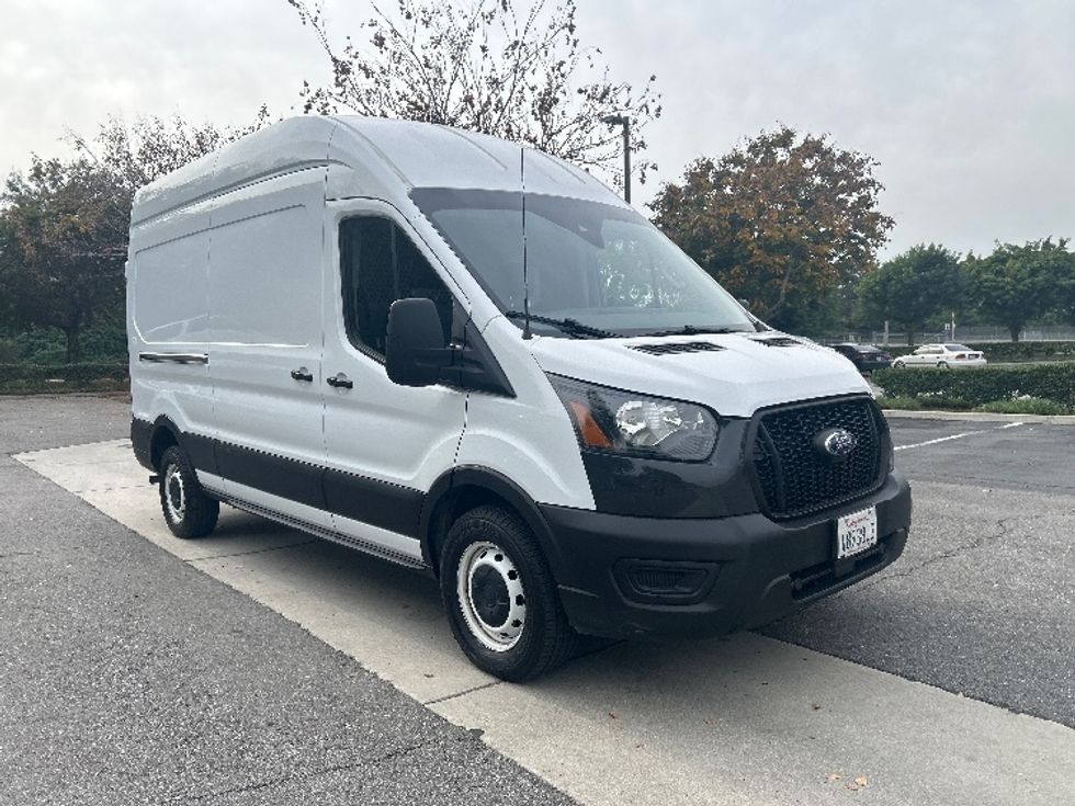 Cargo Van (Panel Van)-Light and Medium Duty Trucks-Ford-2021-Transit 250-Torrance-CA-116,694\n\t\tmiles-$ 32,000 - Image 1