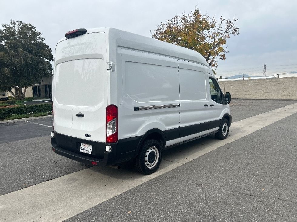 Cargo Van (Panel Van)-Light and Medium Duty Trucks-Ford-2021-Transit 250-Torrance-CA-116,694\n\t\tmiles-$ 32,000 - Image 13