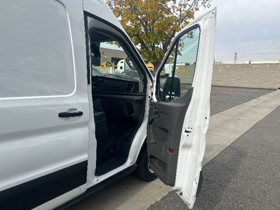 Cargo Van (Panel Van)-Light and Medium Duty Trucks-Ford-2021-Transit 250-Torrance-CA-116,694\n\t\tmiles-$ 32,000 - Image 20