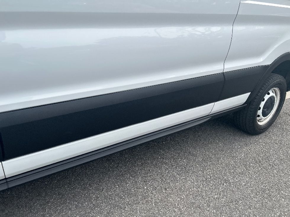 Cargo Van (Panel Van)-Light and Medium Duty Trucks-Ford-2021-Transit 250-Torrance-CA-116,694\n\t\tmiles-$ 32,000 - Image 5