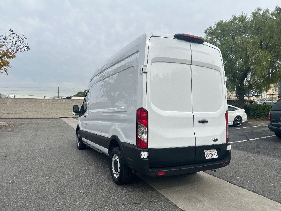 Cargo Van (Panel Van)-Light and Medium Duty Trucks-Ford-2021-Transit 250-Torrance-CA-116,694\n\t\tmiles-$ 32,000 - Image 6