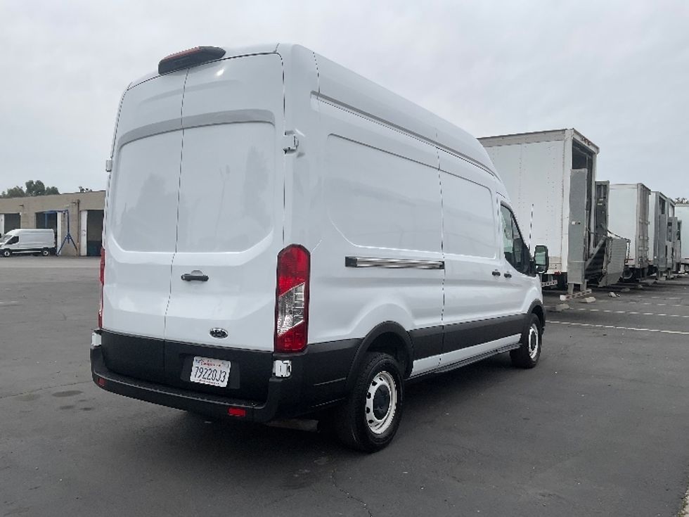 Cargo Van (Panel Van)-Light and Medium Duty Trucks-Ford-2021-Transit 250-Torrance-CA-118,573\n\t\tmiles-$ 31,750 - Image 13