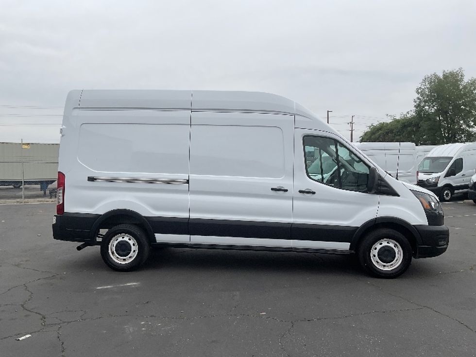 Cargo Van (Panel Van)-Light and Medium Duty Trucks-Ford-2021-Transit 250-Torrance-CA-118,573\n\t\tmiles-$ 31,750 - Image 15