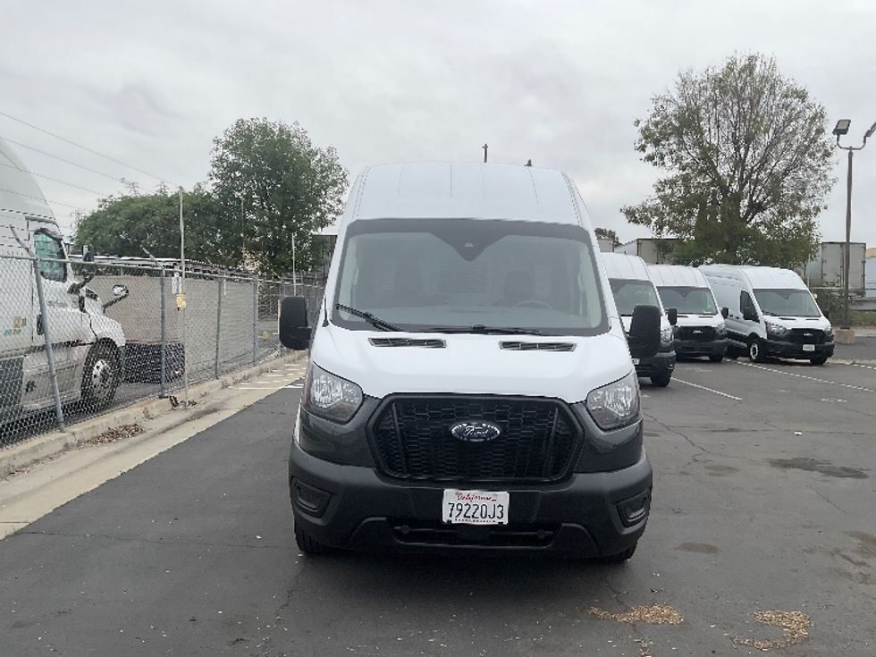Cargo Van (Panel Van)-Light and Medium Duty Trucks-Ford-2021-Transit 250-Torrance-CA-118,573\n\t\tmiles-$ 31,750 - Image 2