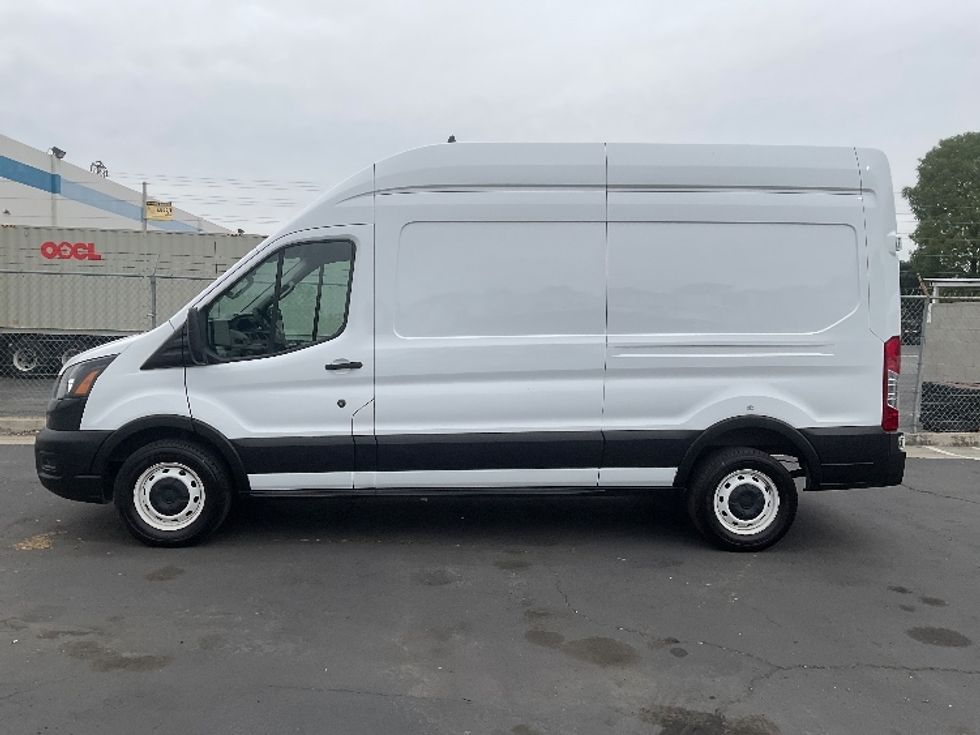 Cargo Van (Panel Van)-Light and Medium Duty Trucks-Ford-2021-Transit 250-Torrance-CA-118,573\n\t\tmiles-$ 31,750 - Image 4