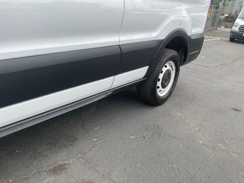 Cargo Van (Panel Van)-Light and Medium Duty Trucks-Ford-2021-Transit 250-Torrance-CA-118,573\n\t\tmiles-$ 31,750 - Image 5