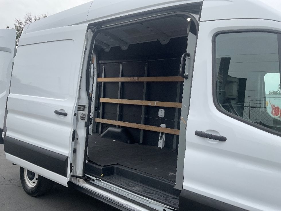 Cargo Van (Panel Van)-Light and Medium Duty Trucks-Ford-2021-Transit 250-Torrance-CA-118,573\n\t\tmiles-$ 31,750 - Image 9