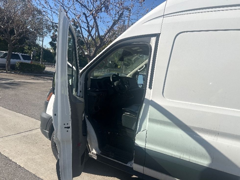 Cargo Van (Panel Van)-Light and Medium Duty Trucks-Ford-2021-Transit 250-Torrance-CA-118,738\n\t\tmiles-$ 31,750 - Image 16