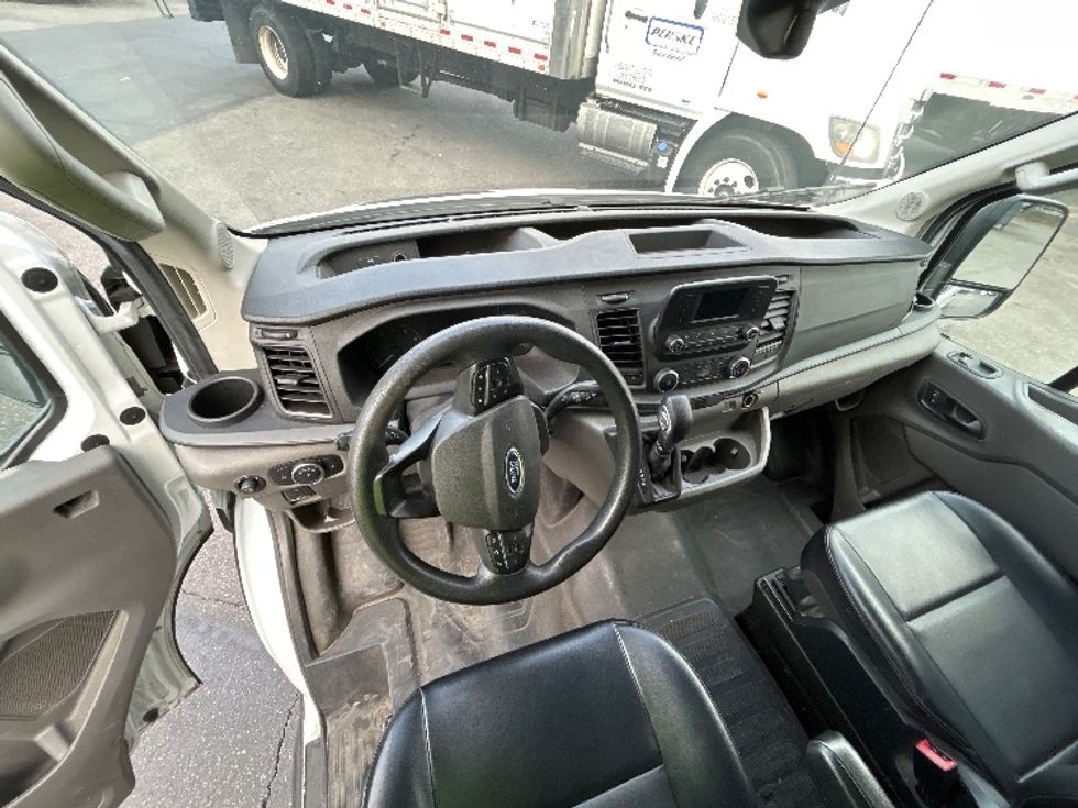 Cargo Van (Panel Van)-Light and Medium Duty Trucks-Ford-2021-Transit 250-Torrance-CA-126,163\n\t\tmiles-$ 32,000 - Image 16