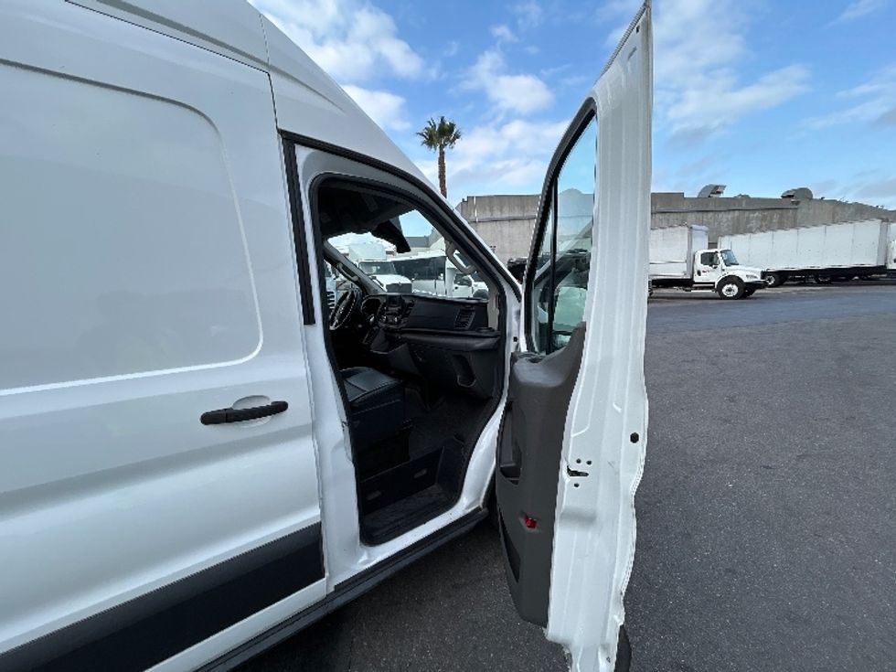 Cargo Van (Panel Van)-Light and Medium Duty Trucks-Ford-2021-Transit 250-Torrance-CA-126,163\n\t\tmiles-$ 32,000 - Image 18
