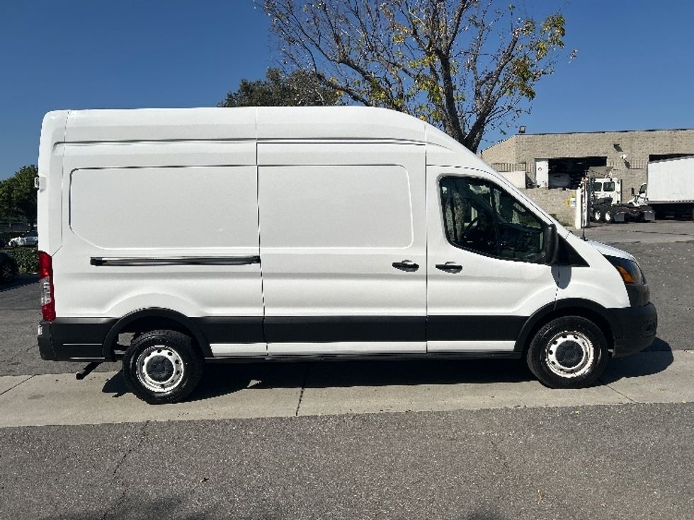 Cargo Van (Panel Van)-Light and Medium Duty Trucks-Ford-2021-Transit 250-Torrance-CA-133,540\n\t\tmiles-$ 29,250 - Image 15
