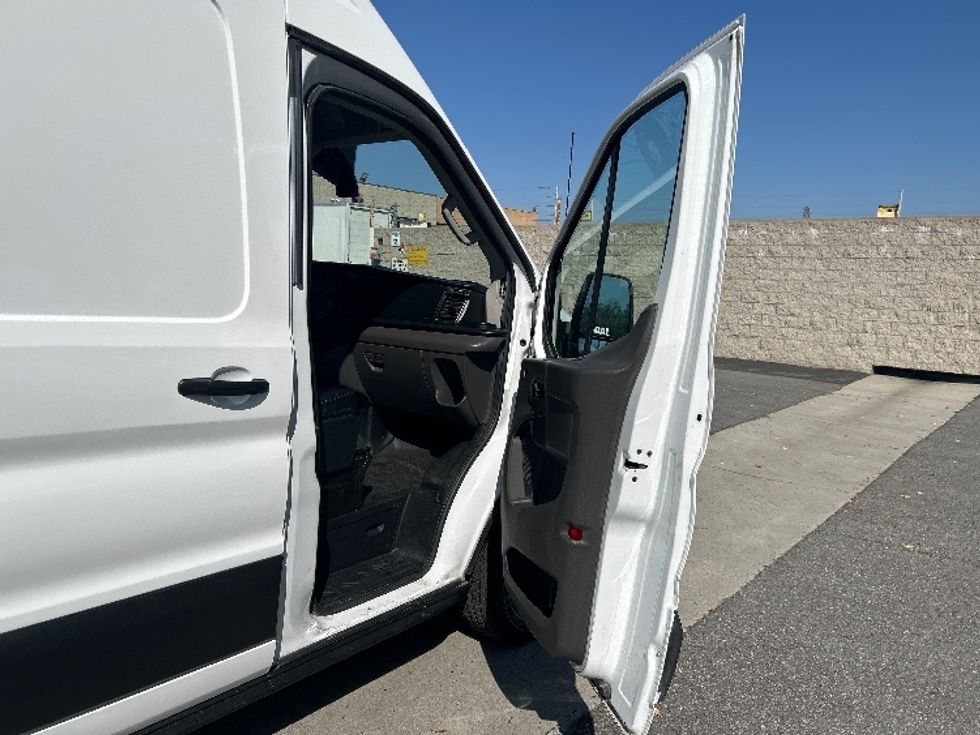 Cargo Van (Panel Van)-Light and Medium Duty Trucks-Ford-2021-Transit 250-Torrance-CA-133,540\n\t\tmiles-$ 29,250 - Image 20