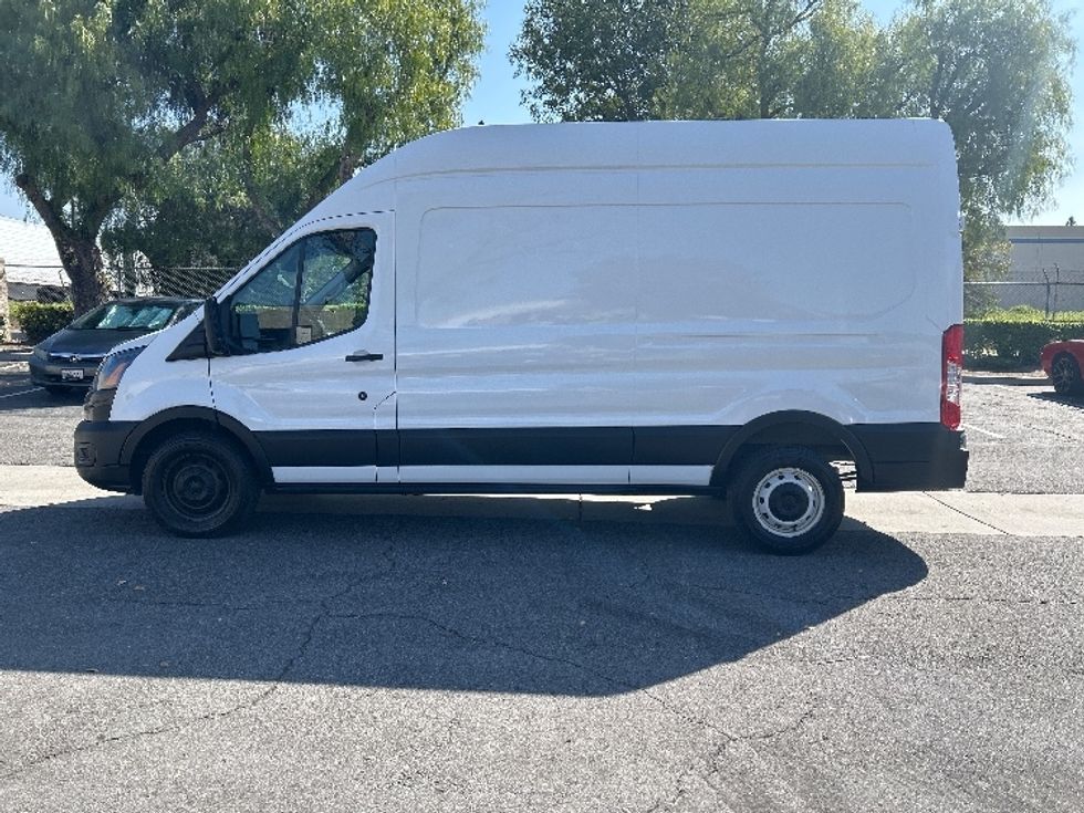 Cargo Van (Panel Van)-Light and Medium Duty Trucks-Ford-2021-Transit 250-Torrance-CA-133,540\n\t\tmiles-$ 29,250 - Image 4