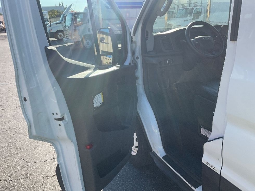Cargo Van (Panel Van)-Light and Medium Duty Trucks-Ford-2021-Transit 250-Torrance-CA-134,533\n\t\tmiles-$ 29,000 - Image 13