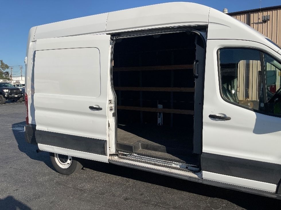 Cargo Van (Panel Van)-Light and Medium Duty Trucks-Ford-2021-Transit 250-Torrance-CA-134,533\n\t\tmiles-$ 29,000 - Image 15