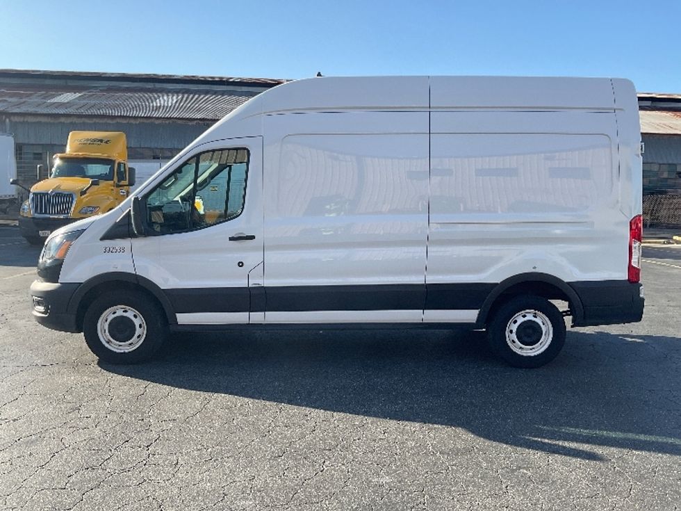 Cargo Van (Panel Van)-Light and Medium Duty Trucks-Ford-2021-Transit 250-Torrance-CA-134,533\n\t\tmiles-$ 29,000 - Image 4