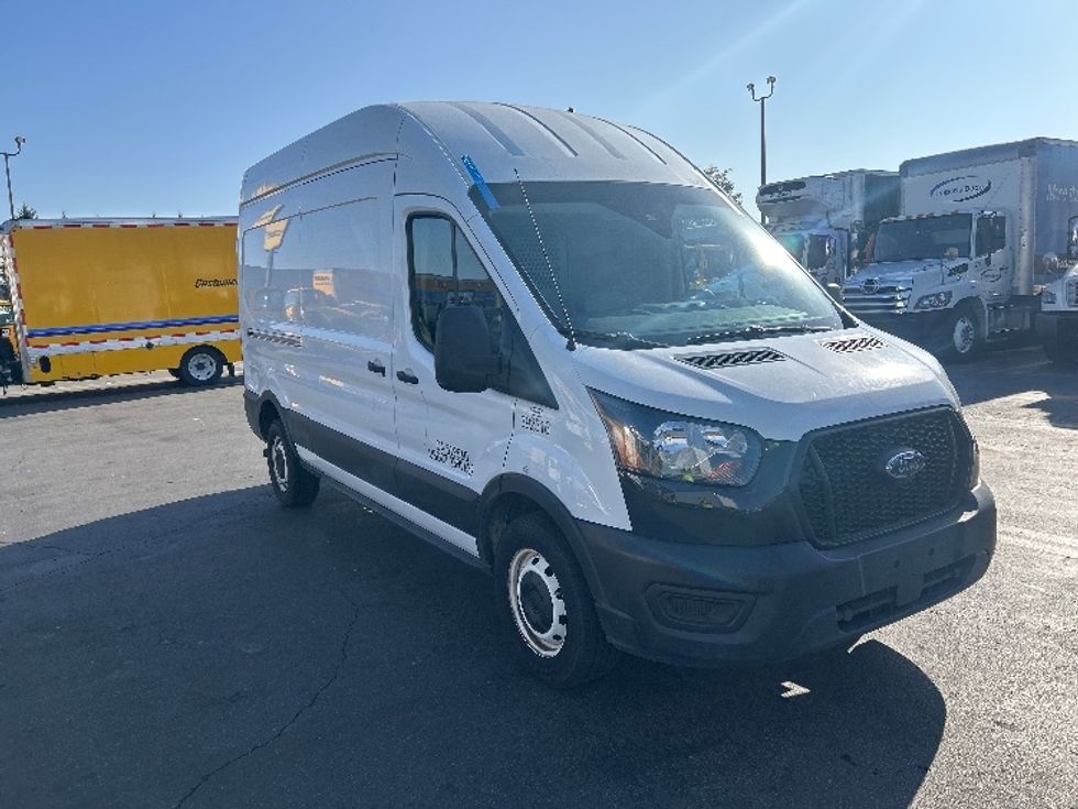 Cargo Van (Panel Van)-Light and Medium Duty Trucks-Ford-2021-Transit 250-Torrance-CA-166,120\n\t\tmiles-$ 23,000 - Image 1