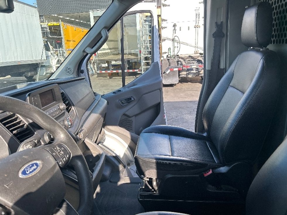 Cargo Van (Panel Van)-Light and Medium Duty Trucks-Ford-2021-Transit 250-Torrance-CA-166,120\n\t\tmiles-$ 23,000 - Image 18