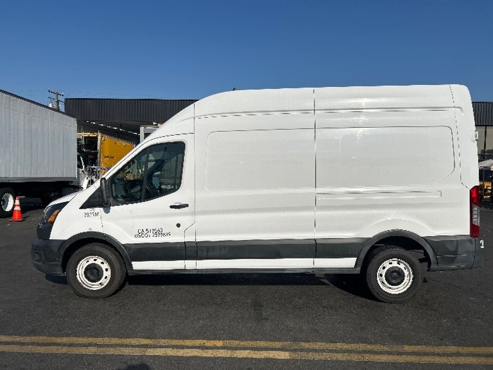 Cargo Van (Panel Van)-Light and Medium Duty Trucks-Ford-2021-Transit 250-Torrance-CA-166,120\n\t\tmiles-$ 23,000 - Image 4