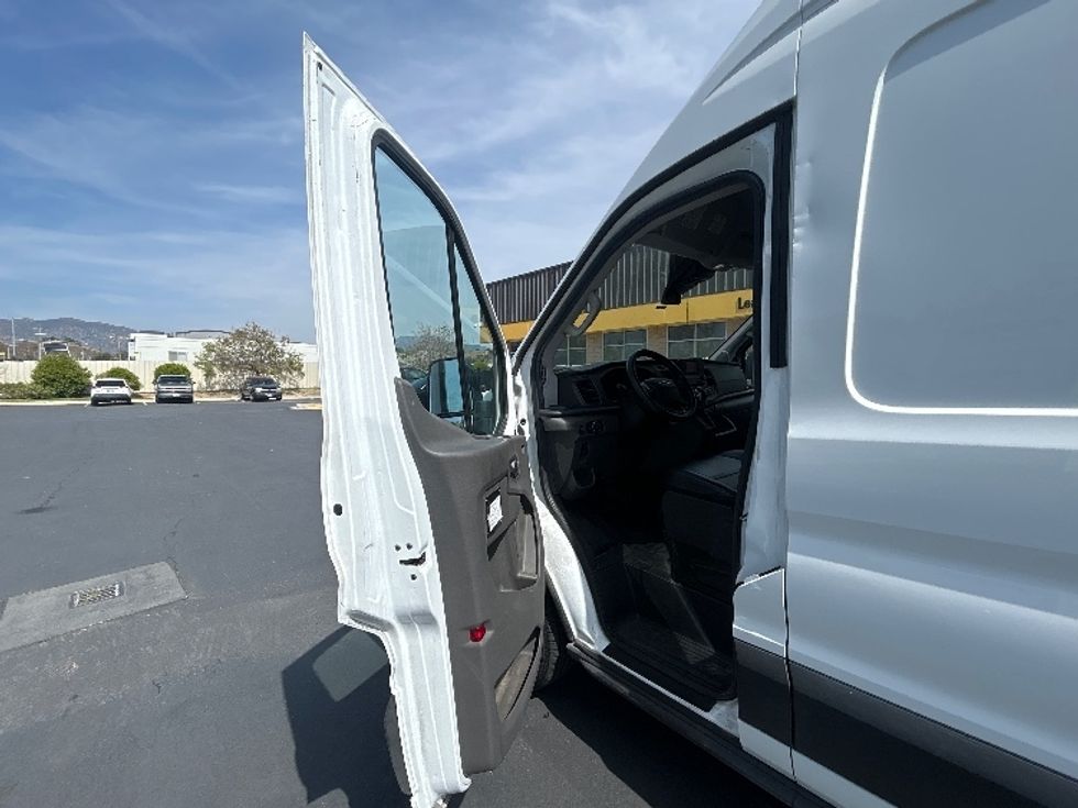 Cargo Van (Panel Van)-Light and Medium Duty Trucks-Ford-2021-Transit 250-Torrance-CA-42,601\n\t\tmiles-$ 39,500 - Image 14