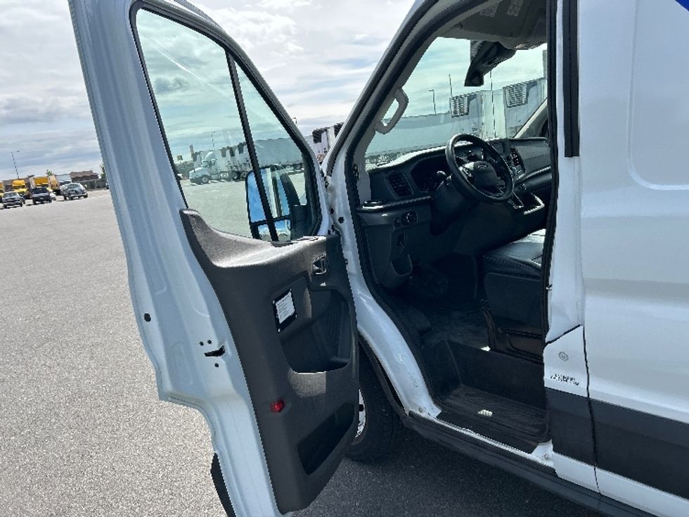 2021 Ford Transit photo 12