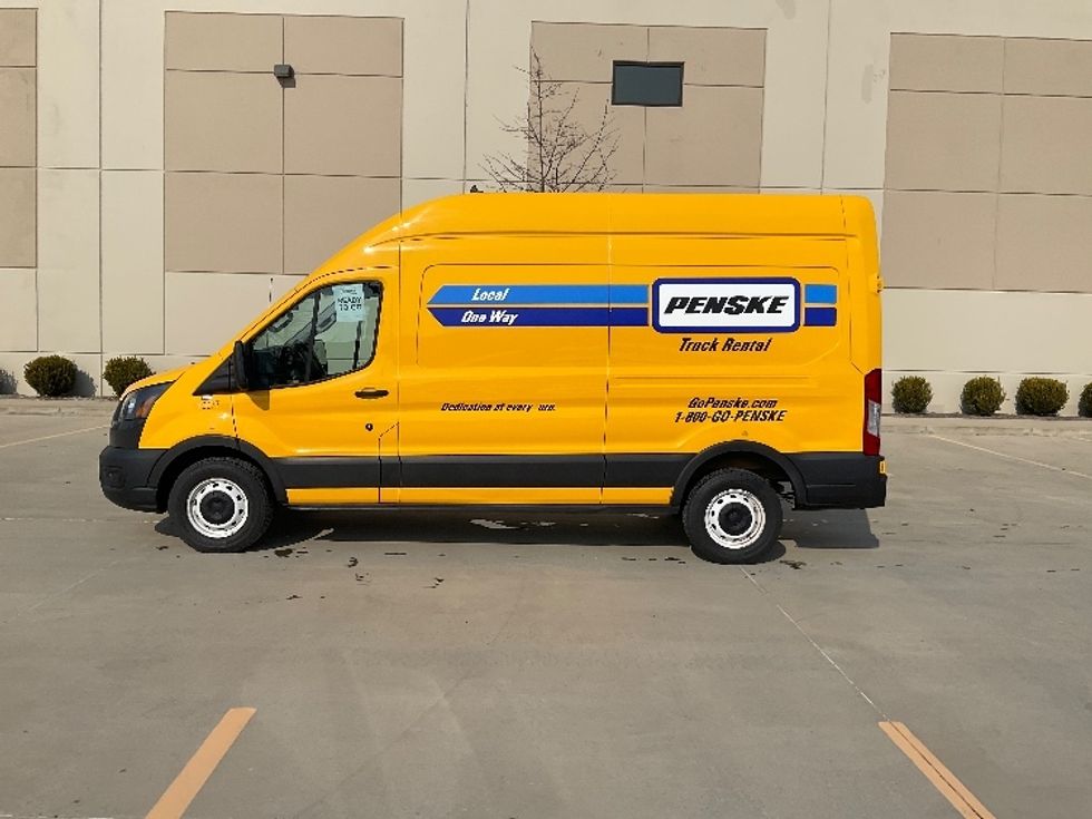Cargo Van (Panel Van)-Light and Medium Duty Trucks-Ford-2021-Transit 250-Tulsa-OK-64,307\n\t\tmiles-$ 32,750 - Image 4