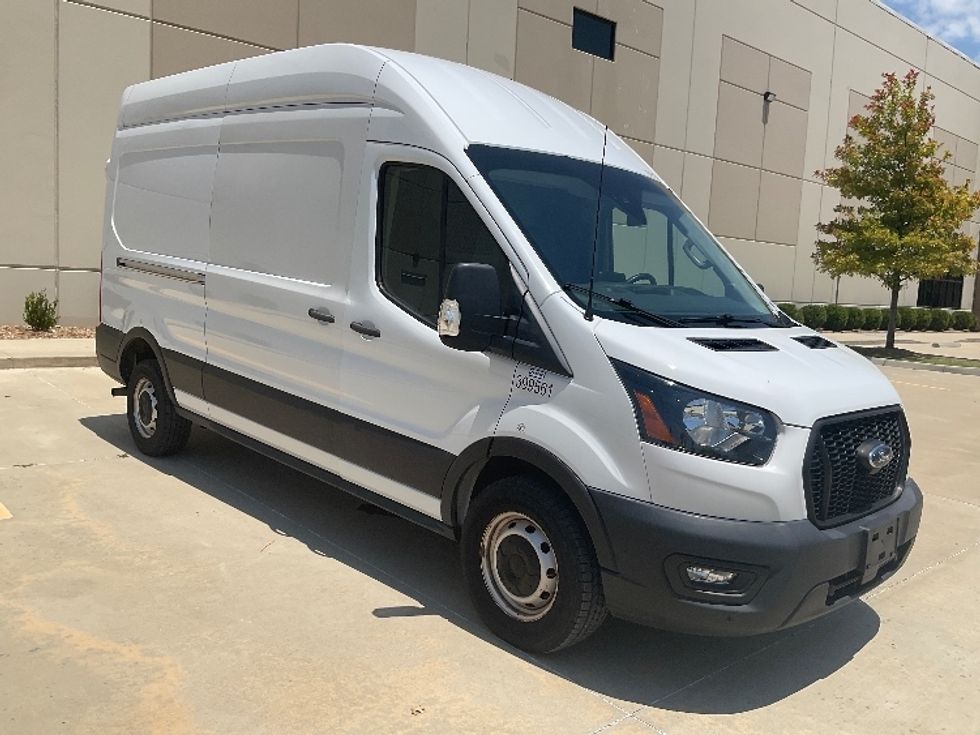 Cargo Van (Panel Van)-Light and Medium Duty Trucks-Ford-2021-Transit 250-Tulsa-OK-72,200\n\t\tmiles-$ 32,000 - Image 1