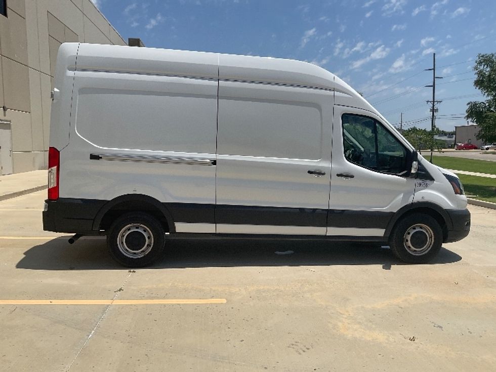 Cargo Van (Panel Van)-Light and Medium Duty Trucks-Ford-2021-Transit 250-Tulsa-OK-72,200\n\t\tmiles-$ 32,000 - Image 13