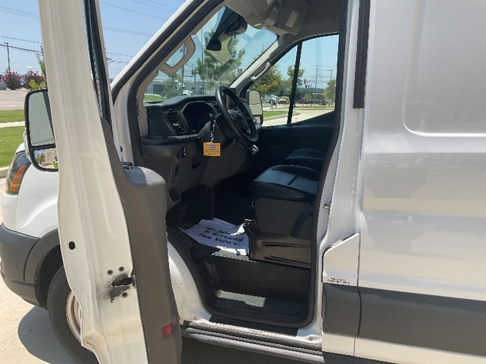 Cargo Van (Panel Van)-Light and Medium Duty Trucks-Ford-2021-Transit 250-Tulsa-OK-72,200\n\t\tmiles-$ 32,000 - Image 14