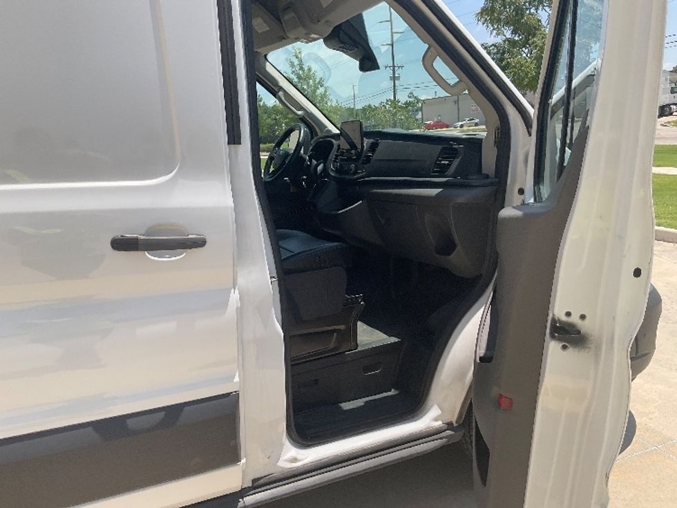 Cargo Van (Panel Van)-Light and Medium Duty Trucks-Ford-2021-Transit 250-Tulsa-OK-72,200\n\t\tmiles-$ 32,000 - Image 18