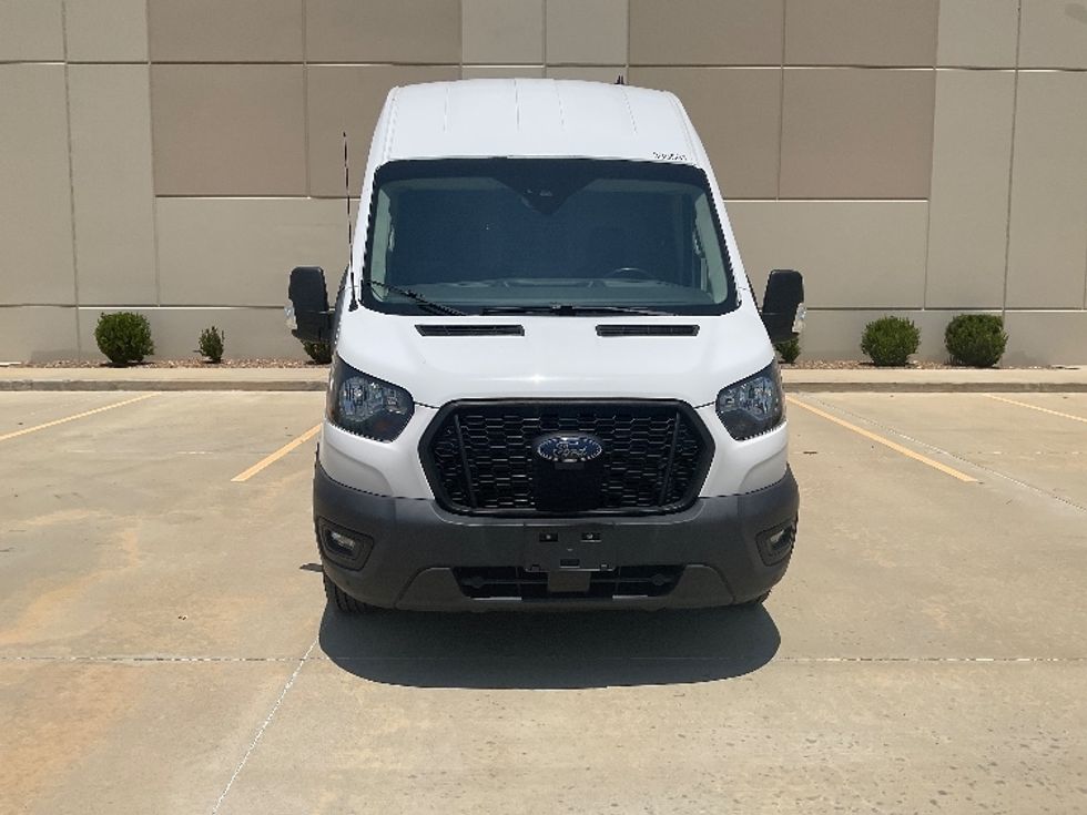 Cargo Van (Panel Van)-Light and Medium Duty Trucks-Ford-2021-Transit 250-Tulsa-OK-72,200\n\t\tmiles-$ 32,000 - Image 2