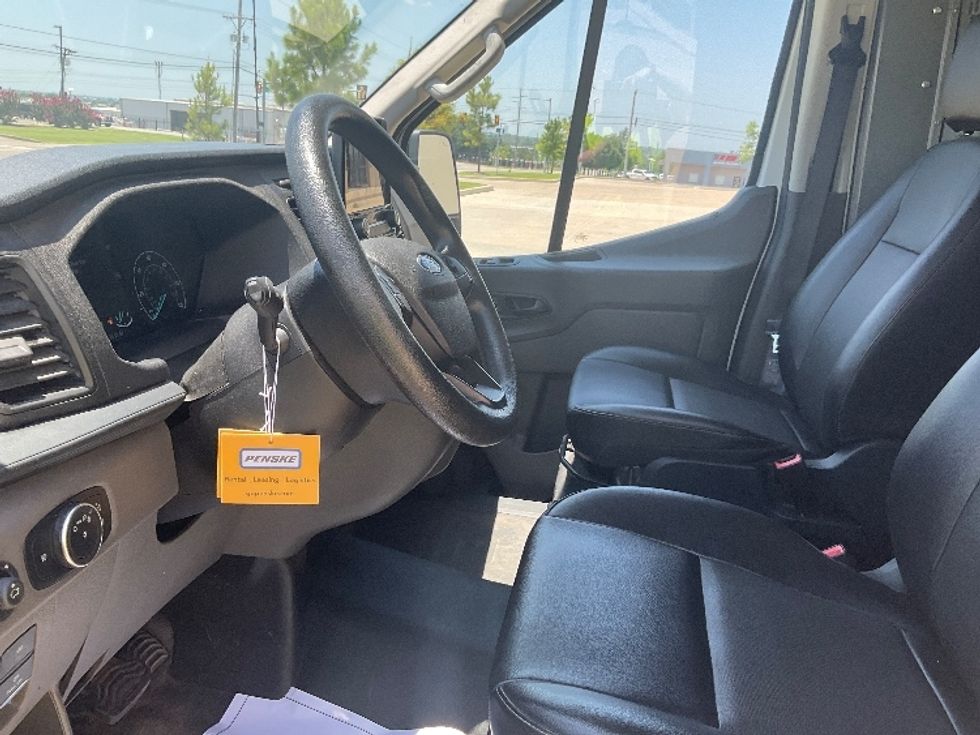 Cargo Van (Panel Van)-Light and Medium Duty Trucks-Ford-2021-Transit 250-Tulsa-OK-72,200\n\t\tmiles-$ 32,000 - Image 9
