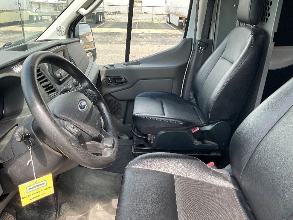 Cargo Van (Panel Van)-Light and Medium Duty Trucks-Ford-2021-Transit 250-Warren-MI-85,317\n\t\tmiles-$ 34,750 - Image 18