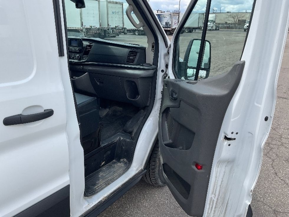Cargo Van (Panel Van)-Light and Medium Duty Trucks-Ford-2021-Transit 250-Warren-MI-85,317\n\t\tmiles-$ 34,750 - Image 19
