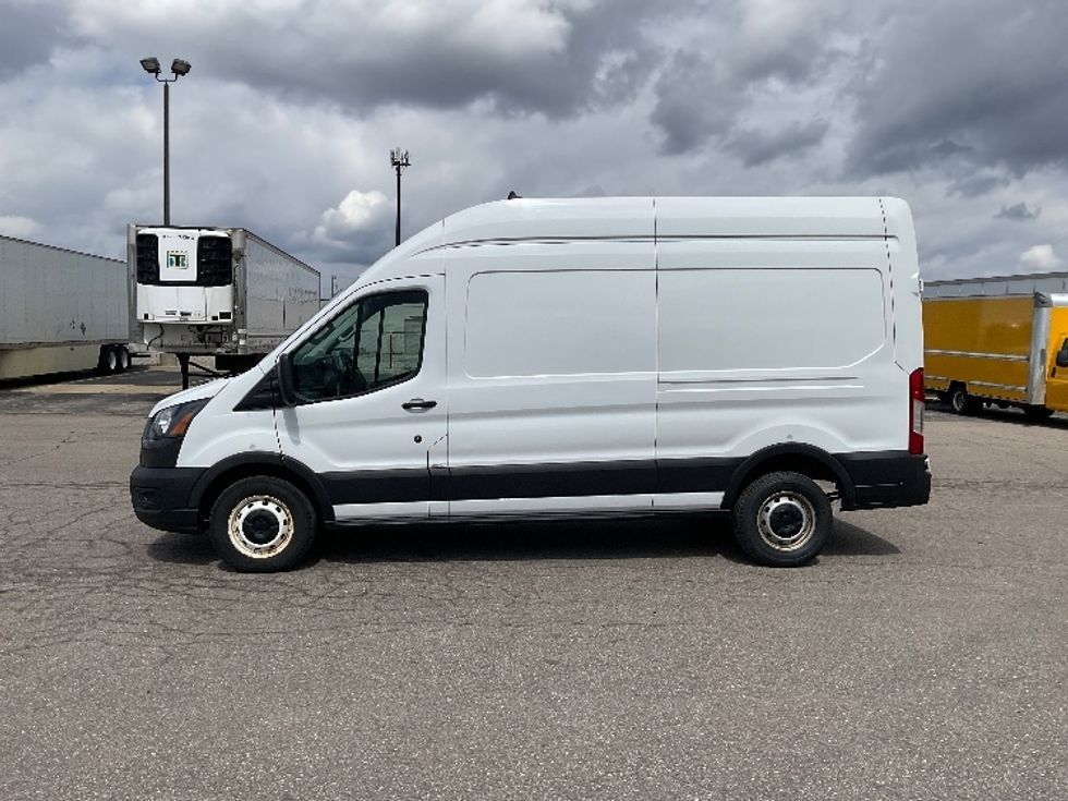 Cargo Van (Panel Van)-Light and Medium Duty Trucks-Ford-2021-Transit 250-Warren-MI-85,317\n\t\tmiles-$ 34,750 - Image 4