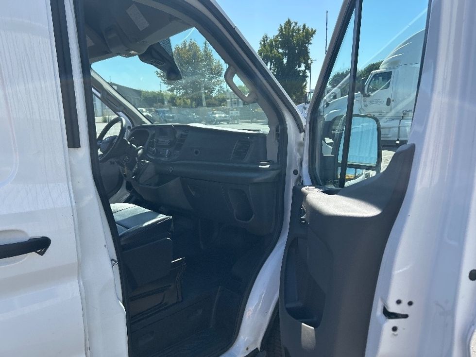 Cargo Van (Panel Van)-Light and Medium Duty Trucks-Ford-2021-Transit 250-West Sacramento-CA-166,801\n\t\tmiles-$ 21,500 - Image 18